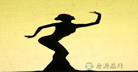 跳孔雀舞的服饰是什么族的