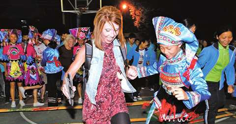 竹竿舞是哪个民族