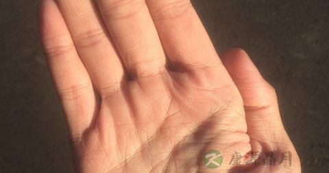 手抽筋的原因