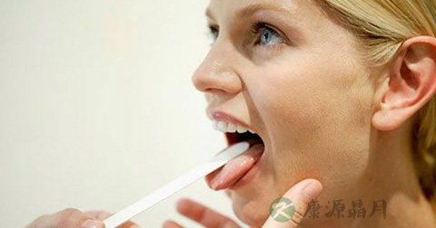 舌头一层白色颗粒正常吗