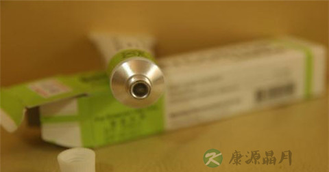 天生毛囊炎怎么回事