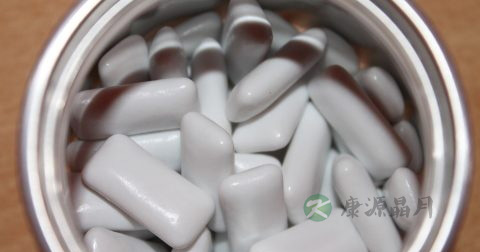 口香糖吞下去了怎么办