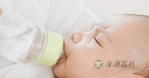 婴儿喝水呛到如何急救