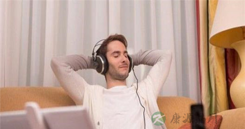 听耳机对耳朵有损伤吗
