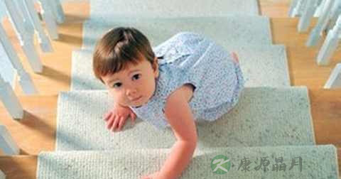 宝宝摔跤后如何检查和急救