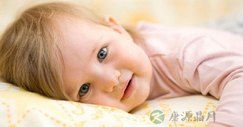 宝宝吃东西卡住如何急救