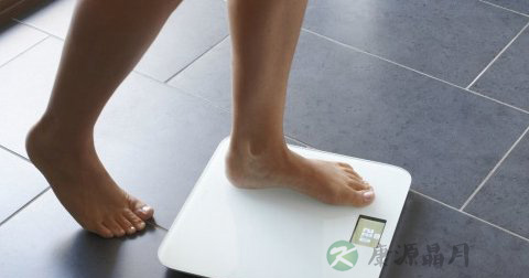 电子体重秤的使用方法