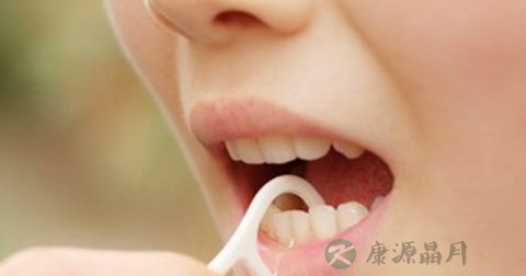 如何使用牙线