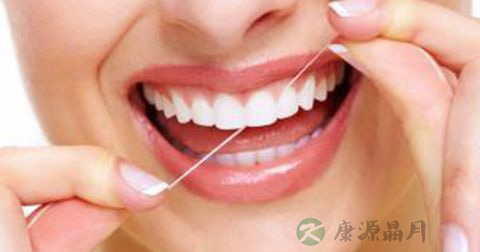 如何使用牙线