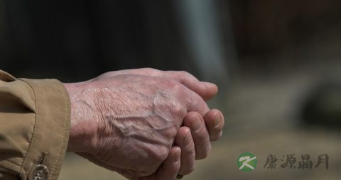 糖尿病人手裂怎么办