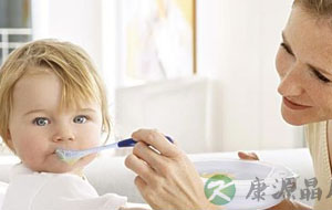 宝宝长期咳嗽或是鼻炎闹的