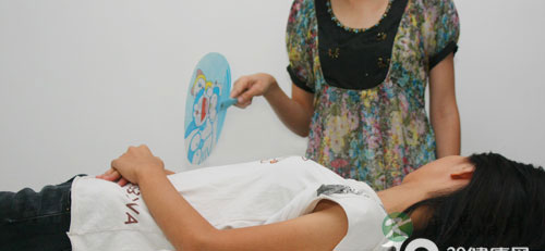 专家 中暑了这样处理是错的！