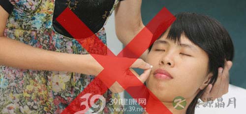 专家 中暑了这样处理是错的！