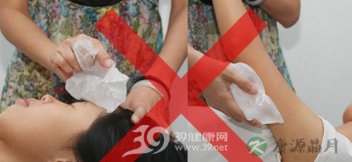 专家 中暑了这样处理是错的！