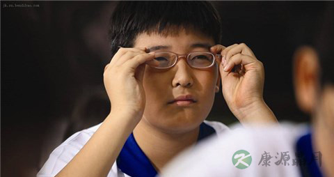 近视眼会引起哪些并发症