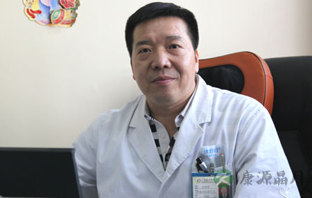 呼吸专家张挪富：90%慢阻肺患者为吸烟人士 戒烟是最佳的“特效药”