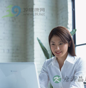 斜视电脑屏幕易患干眼症
