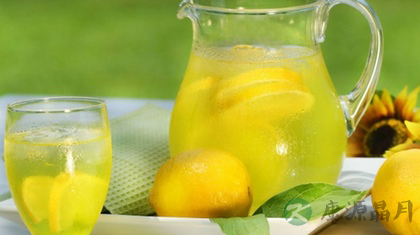柠檬水的营养_柠檬水的功效与作用