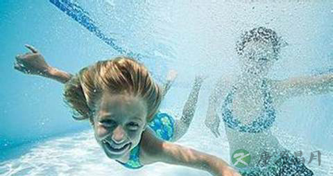 孩子游泳的好处_游泳注意事项有哪些