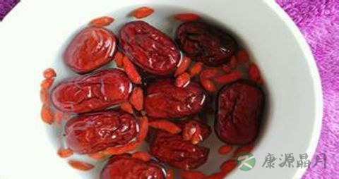 老人白内障吃什么对眼睛好