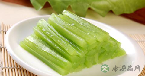 老人吃西芹的好处