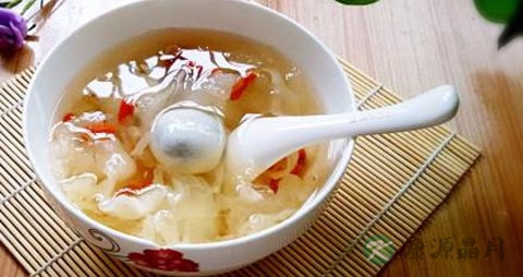 老年人便秘吃雪耳可以吗