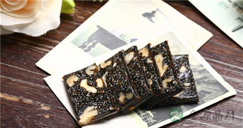 气血不足吃阿胶管用吗