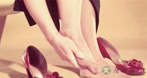 老人脚后跟长骨刺怎么办