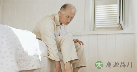 老年人便秘便血什么原因