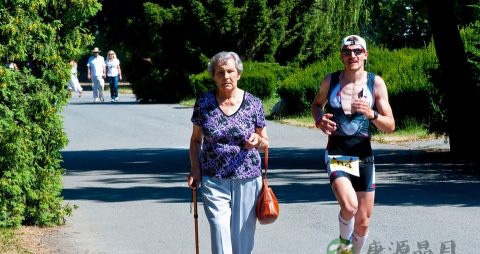 老年人慢跑有什么好处吗