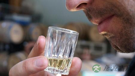 酒精过敏吃什么药