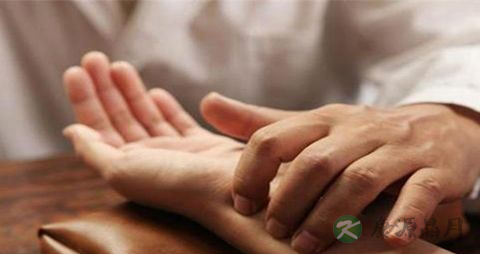 湿热下注不能吃什么，湿热下注的注意事项