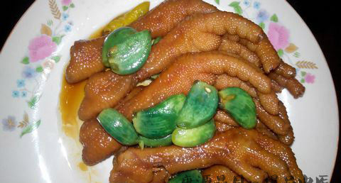 腊八蒜放盐吗