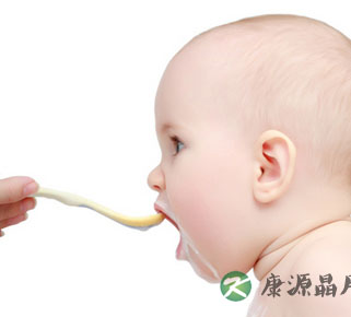 小儿中暑，要喝汤粥