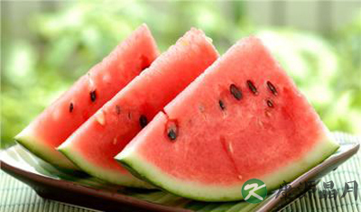 夏天吃什么防中暑 夏季防中暑多喝汤