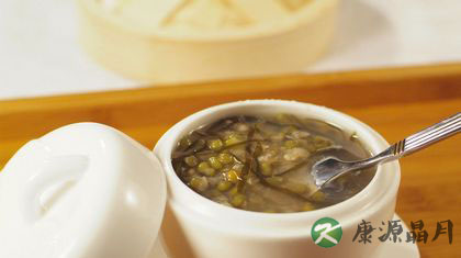 绿豆粥是夏季消暑解渴的佳品