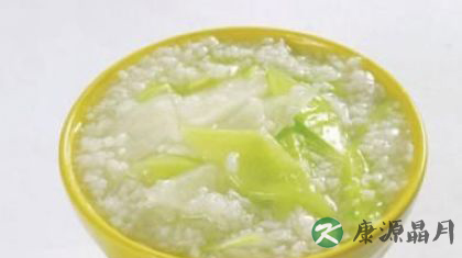 冷饮并非消暑首选 夏季喝什么解暑
