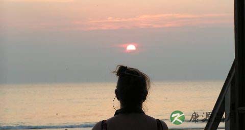 夏天怎么防晒黑