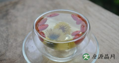 秋天的菊花是什么颜色的