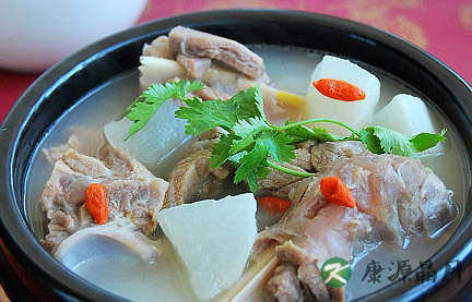 冬季吃红枣外防寒 吃萝卜内防燥火