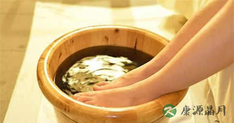 冬天洗澡水温多少合适
