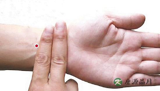 合谷内关足三里，日按一遍健全身