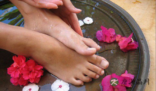 头痛从脚治起 小病小痛足疗甚好 头痛从脚治起 小病小痛足疗甚好