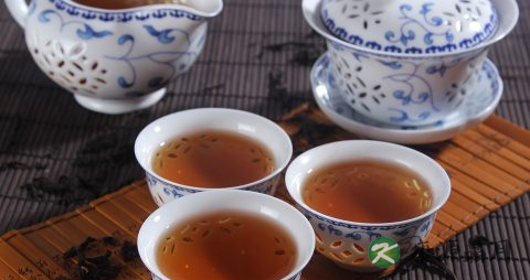 手上起小疙瘩很痒怎么治