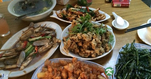 野外食物中毒怎么办