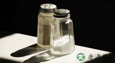 做菜晚点放食盐的四个好处