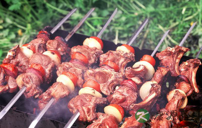 日常生活中8种行为很伤肝