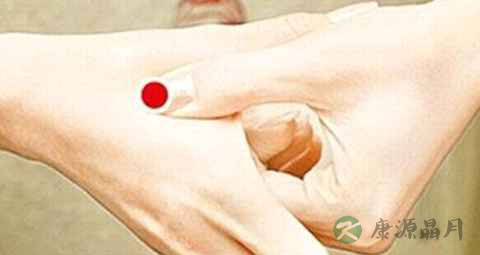哪个穴位可治牙窖张不开