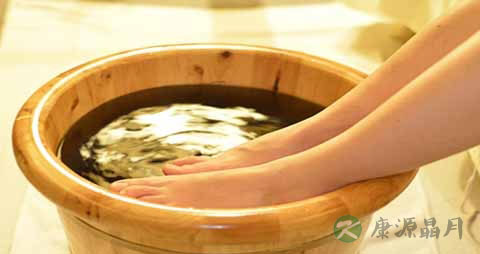 干草泡脚好吗