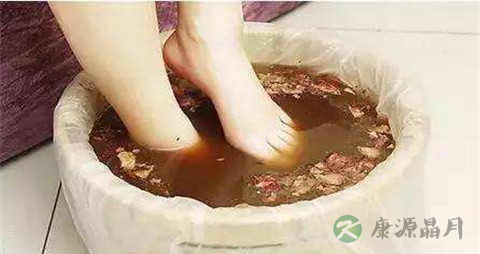 泡脚用温水还是开水